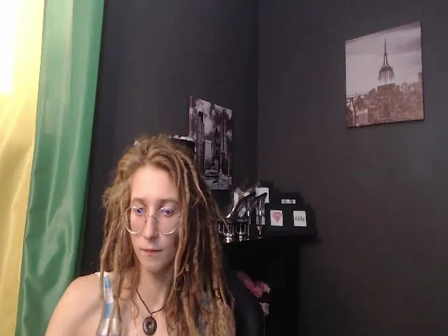 Live sex webcam photo for KINKYkeira #257491919