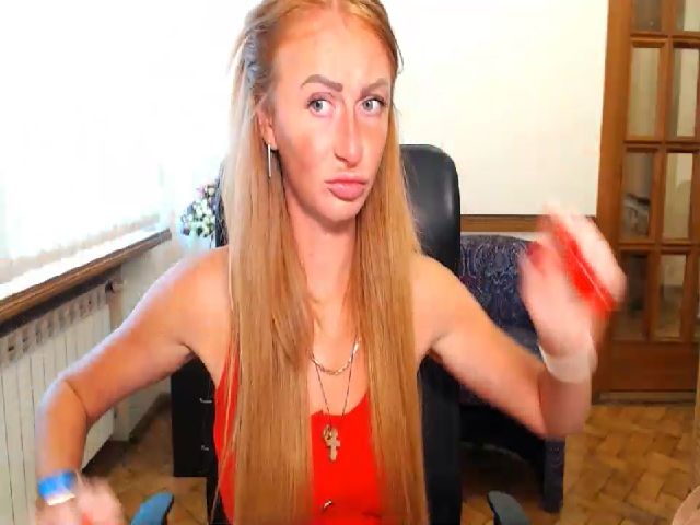 Live sex webcam photo for KellyLyons #255615800