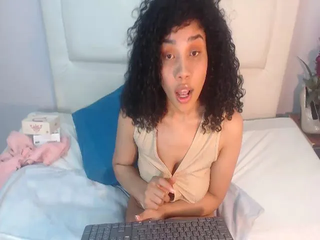 Live sex webcam photo for Madelene8 #263444881