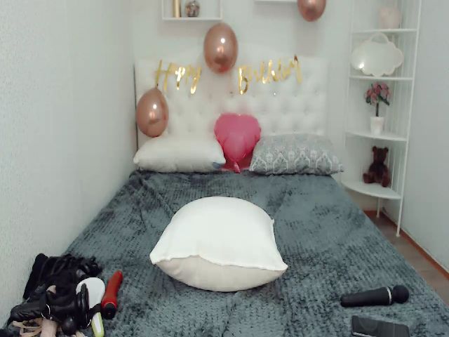 Live sex webcam photo for QueenOfFetish #265518719