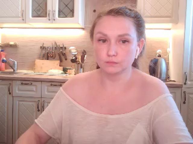 Live sex webcam photo for JaneGrey111 #252440801