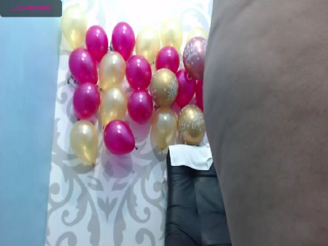 Live sex webcam photo for Violeta_97 #258366153