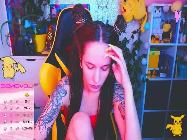 Live sex webcam photo for JinjerMoon #265631249