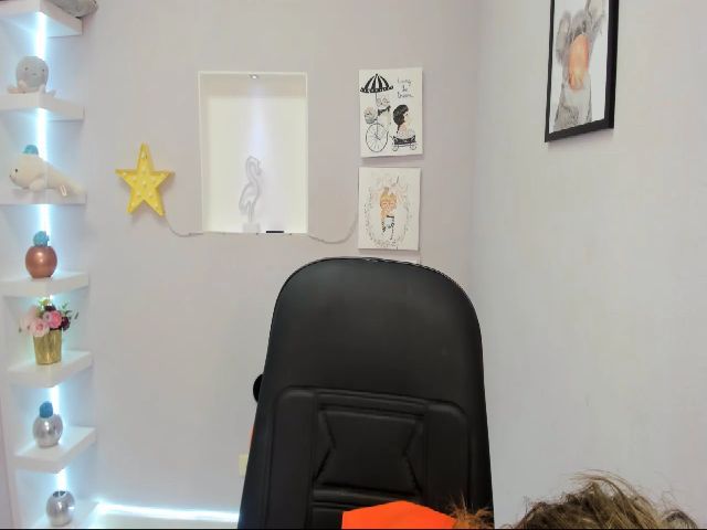 Live sex webcam photo for BelindaVibe #252958727