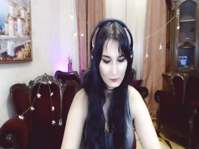 Live sex webcam photo for GraceLuv #262560525