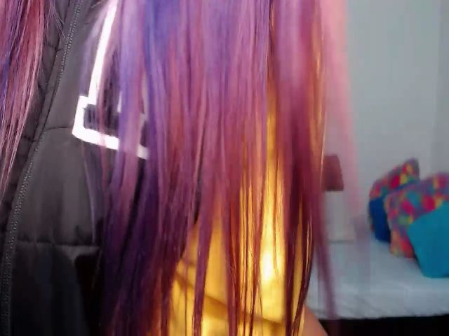 Live sex webcam photo for KayleeColomb #265439659