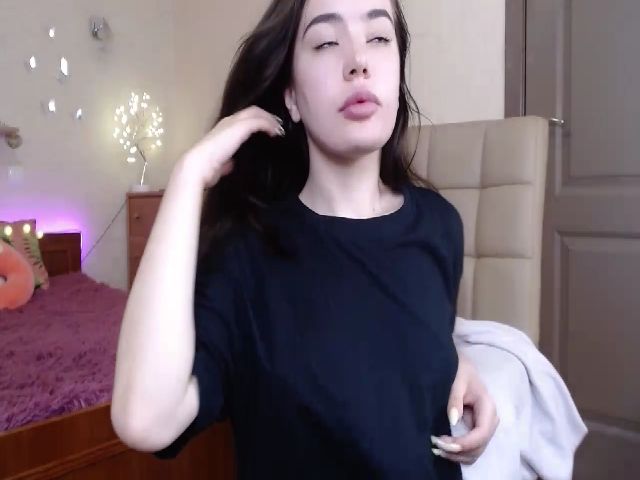 Live sex webcam photo for JessieBree #264838771