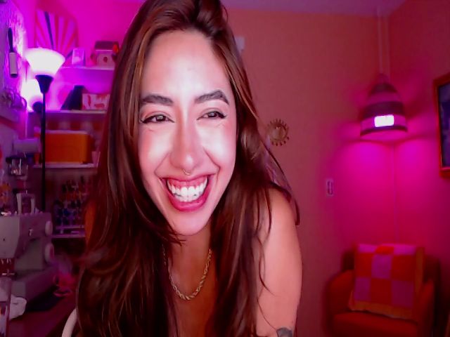 Live sex webcam photo for RobinMae #254715073