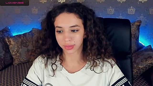 Live sex webcam photo for CurlyGirl__ #244286213