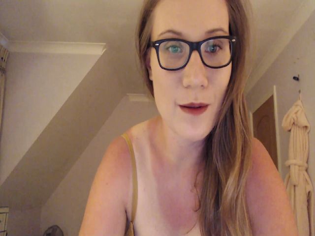 Live sex webcam photo for JennyMFC #254577319