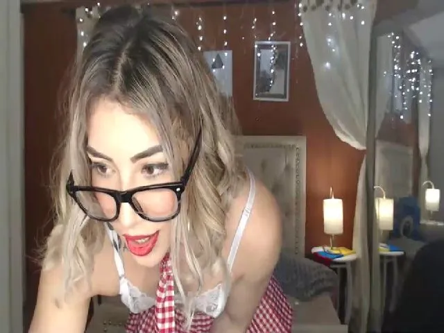 Live sex webcam photo for Vicky_Guzman #253478545