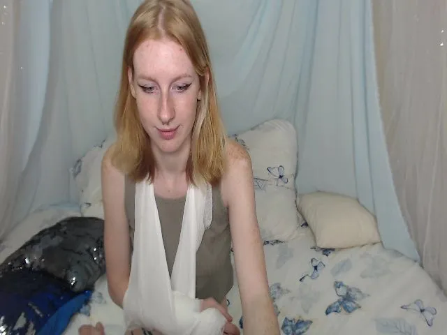 Live sex webcam photo for ImFoxx #255040805