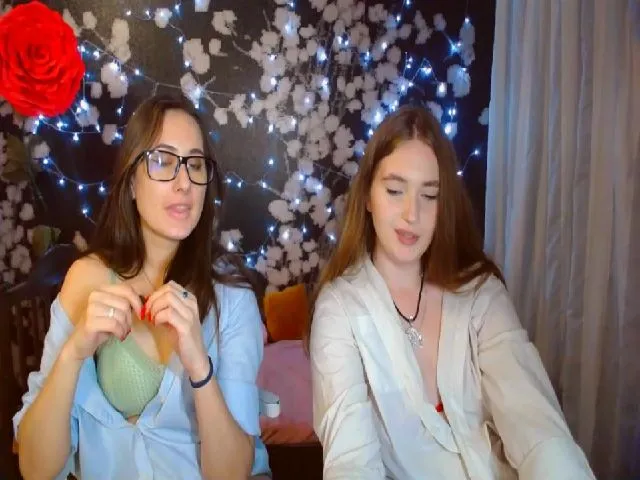 Live sex webcam photo for NikkySonge #254760082