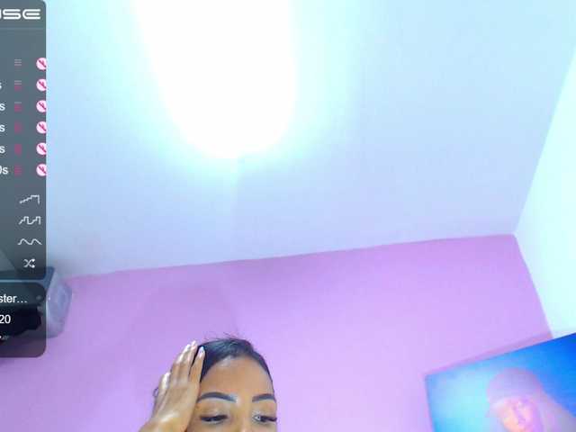 Live sex webcam photo for SammCherry #287929877