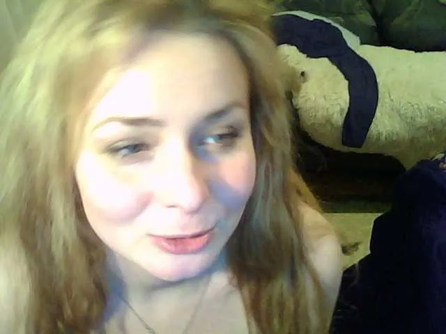 Live sex webcam photo for HollyPretty #241365744