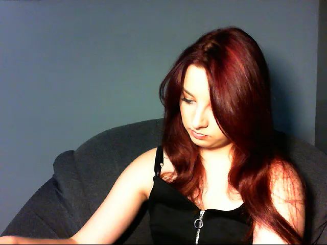 Live sex webcam photo for VirginLuna18 #253119042