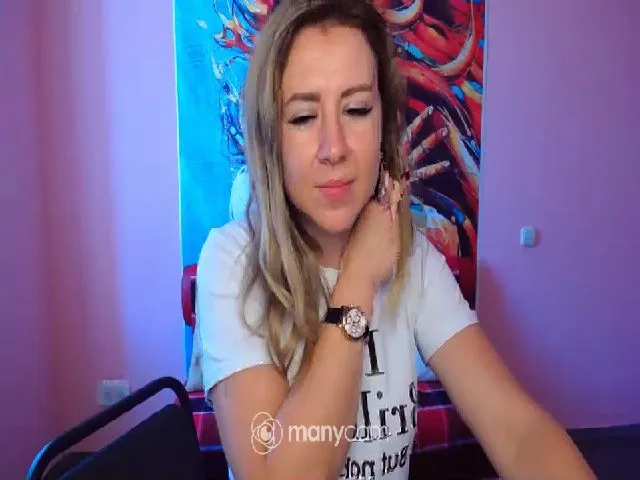 Live sex webcam photo for LoveMe_All #256817030