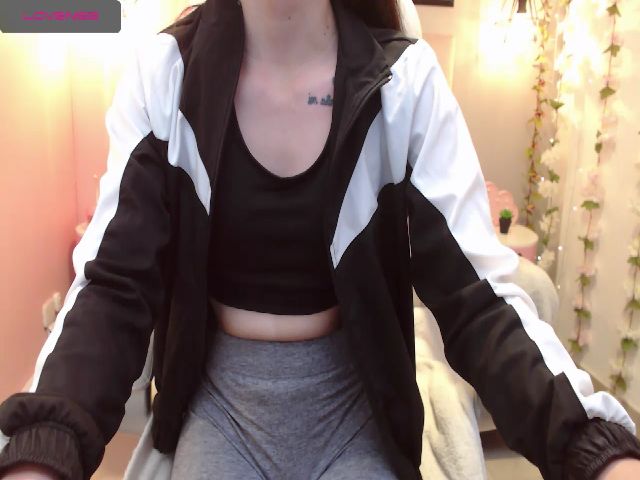 Live sex webcam photo for Zoe_mill3r #262188363