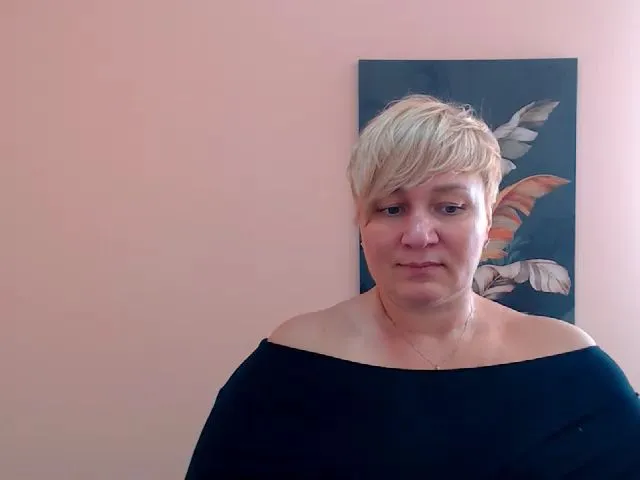 Live sex webcam photo for KailyMey #256280813