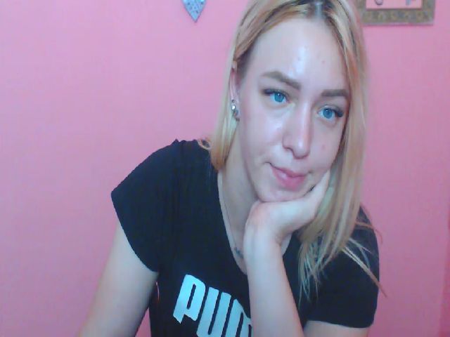 Live sex webcam photo for KetiLove_ #261789518