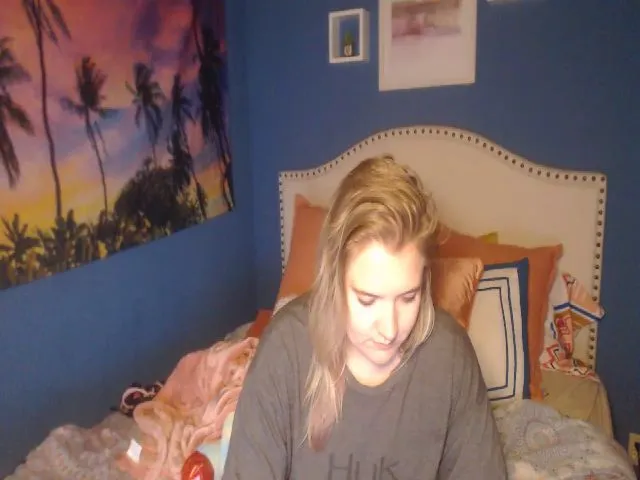 Live sex webcam photo for SnowWhiteXxxx #255564719