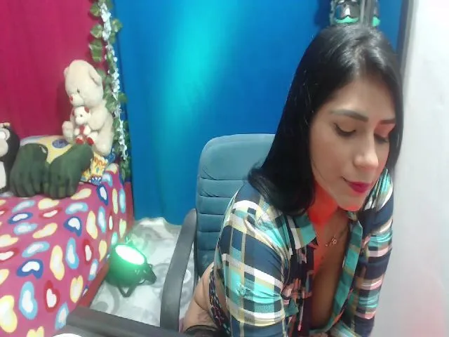 Live sex webcam photo for SharomSweet #254347205