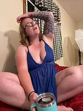 Live sex webcam photo for HazelMadison #244933275