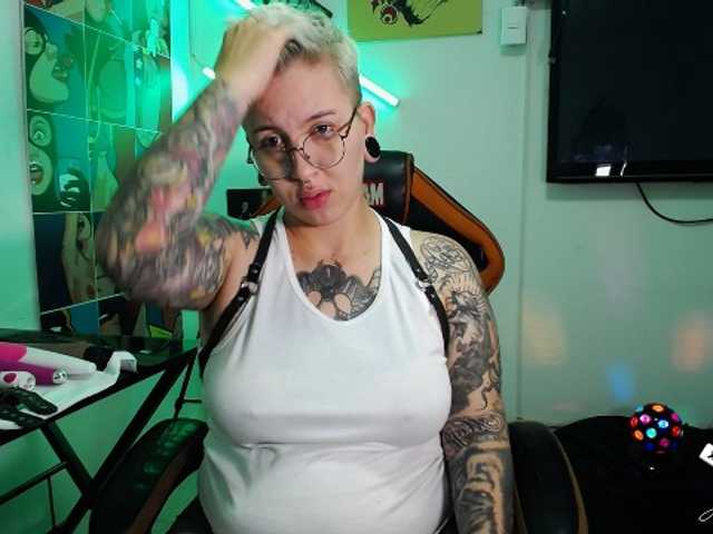 Live sex webcam photo for amy-ink #240989933