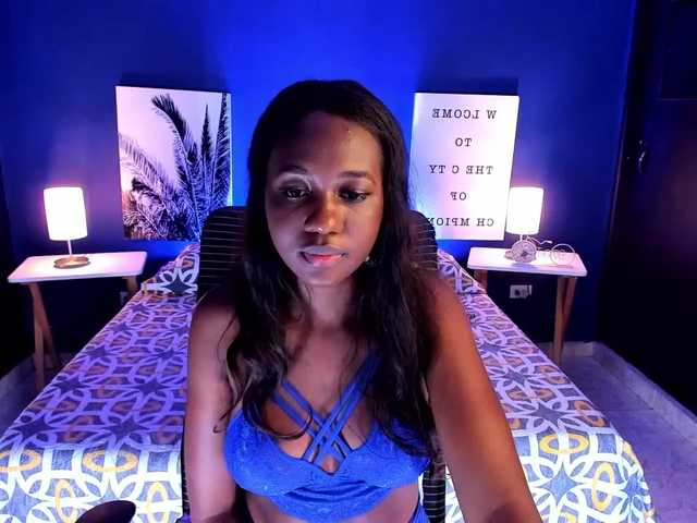 Live sex webcam photo for HaileyVans #241157533