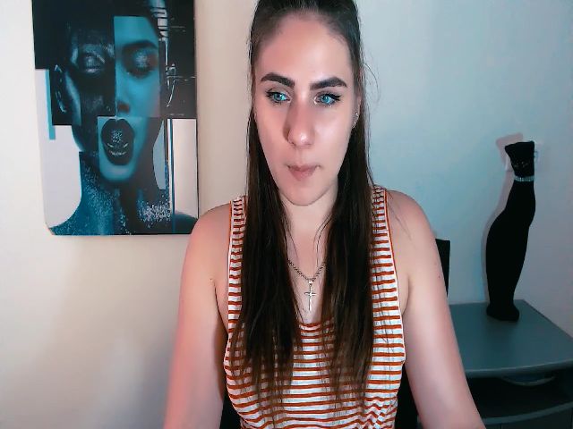 Live sex webcam photo for MollyKiss_ #254788530