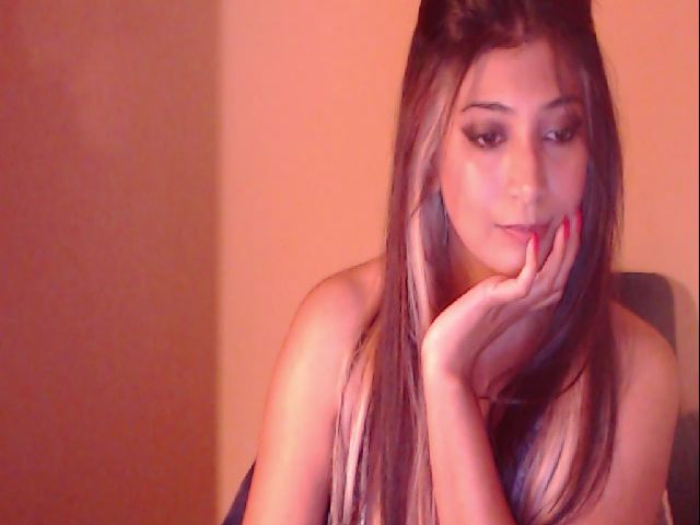 Live sex webcam photo for QUEEN_BELLA #254220853