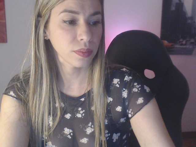 Live sex webcam photo for MsSofia #242348858