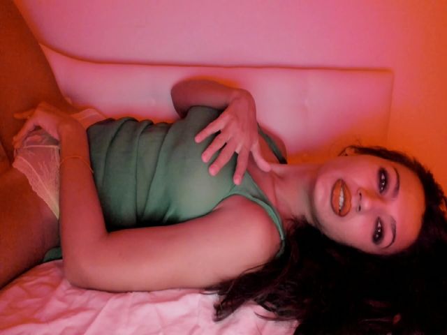 Live sex webcam photo for Karah_Mel #262887681