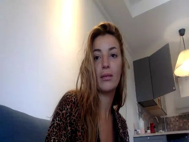 Live sex webcam photo for Marilenne #258187691