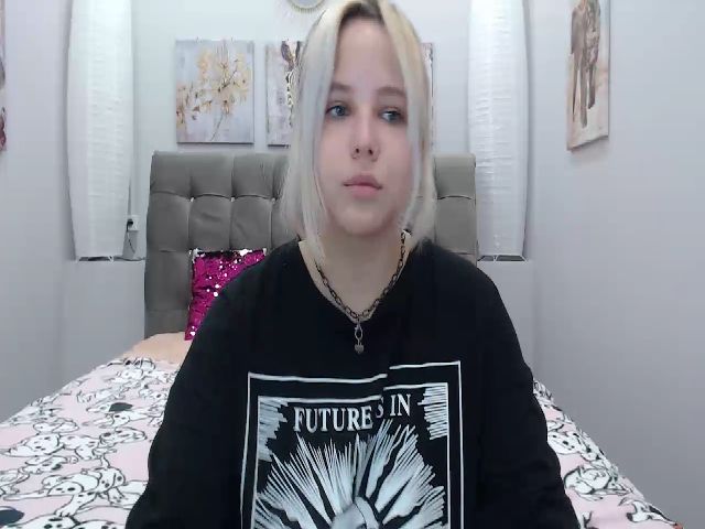 Live sex webcam photo for Helokit #252979772