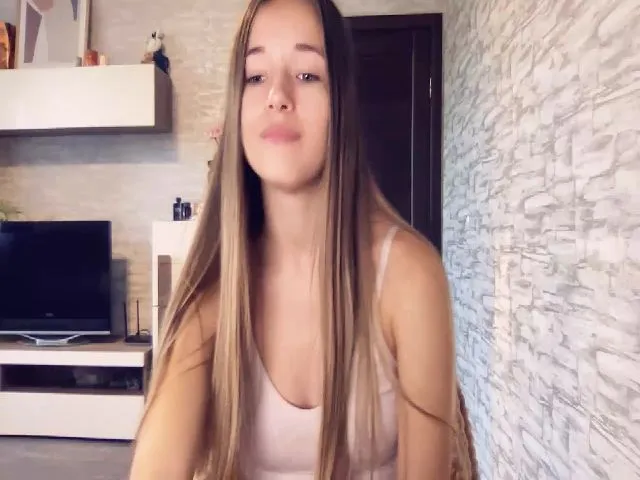 Live sex webcam photo for YourSonya_ #263559016