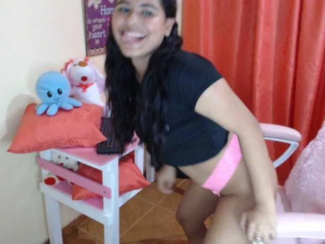 Live sex webcam photo for miaasoto #256712393