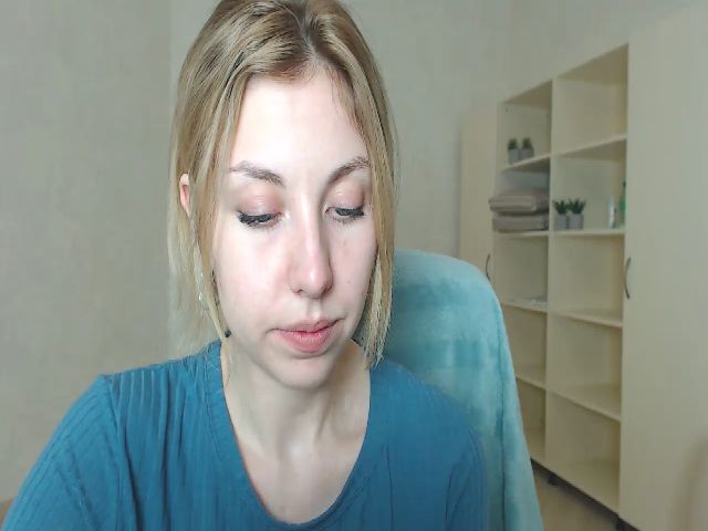 Live sex webcam photo for MollyDiamond1 #259397422