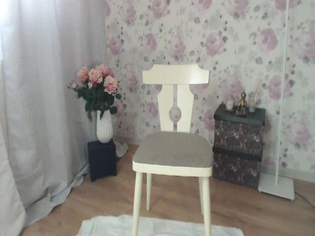 Live sex webcam photo for KleopatraTeen #254833551