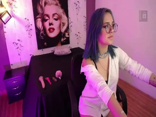 Live sex webcam photo for Spaaarkie #258678983