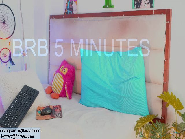 Live sex webcam photo for Mysticgirlll #262156381