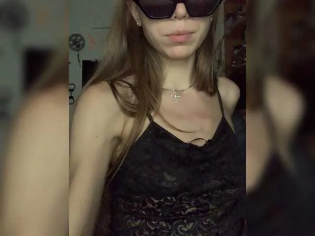 Live sex webcam photo for kika-Co #248792792