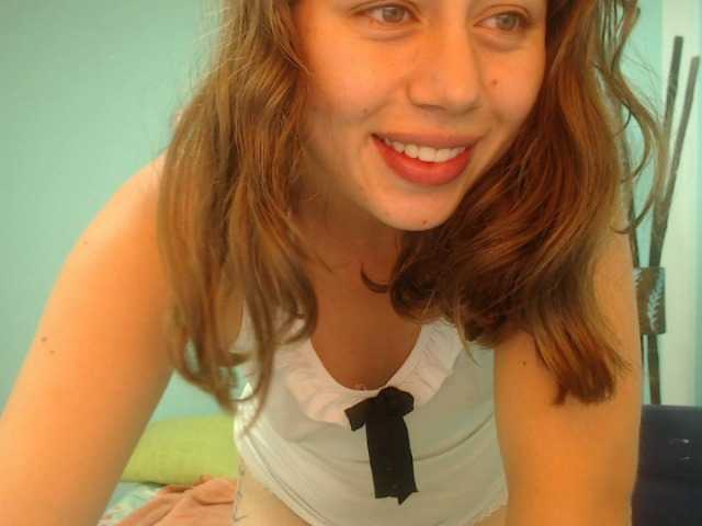 Live sex webcam photo for Emmma- #240994197