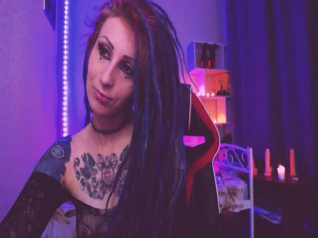 Live sex webcam photo for MarthaKatze #261718298