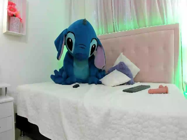 Live sex webcam photo for Sexxy_blonnde #262204472