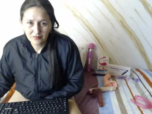 Live sex webcam photo for Queen07 #240974250