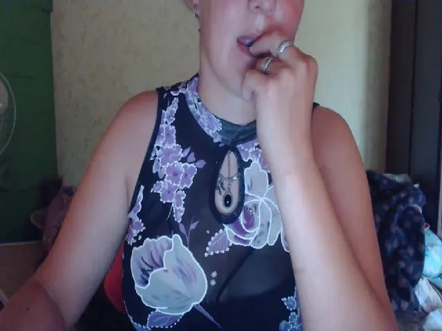 Live sex webcam photo for xxx_butterfly #254141590