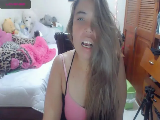 Live sex webcam photo for Meganhill_ #257253239