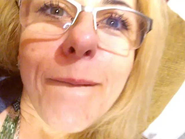 Live sex webcam photo for MarinaLady #263927389