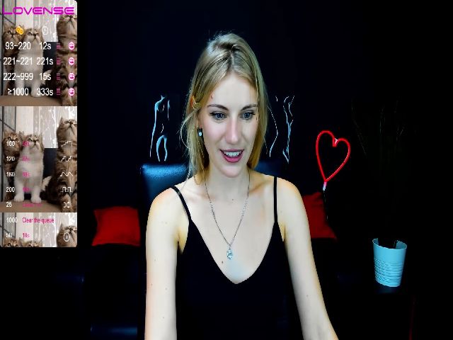 Live sex webcam photo for LiliManchest #262770001